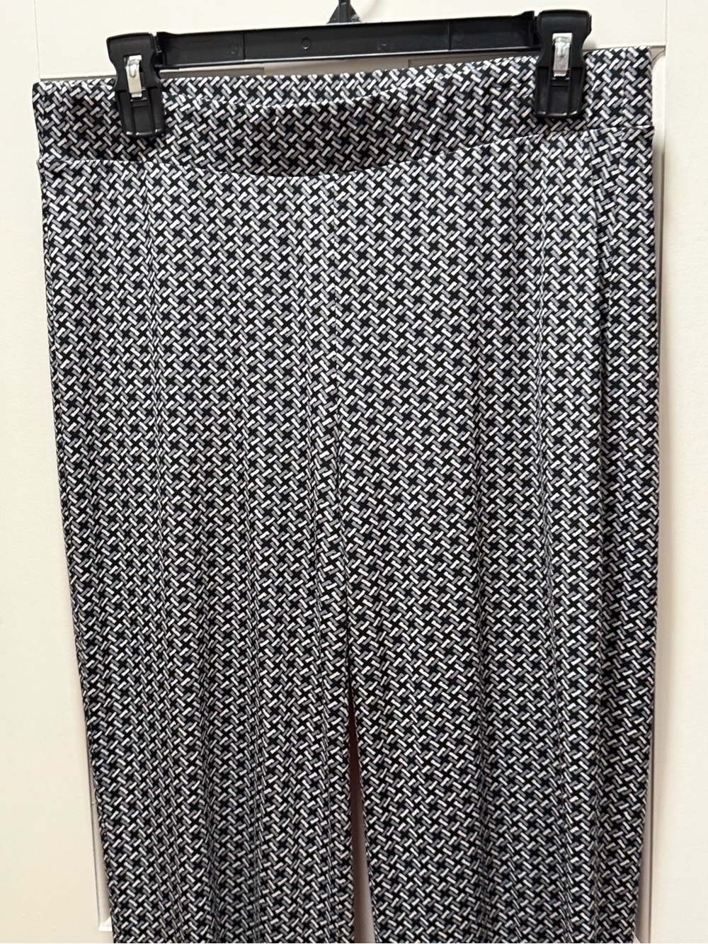Karen Kane Black and White Geometric Wide-Leg Pants
